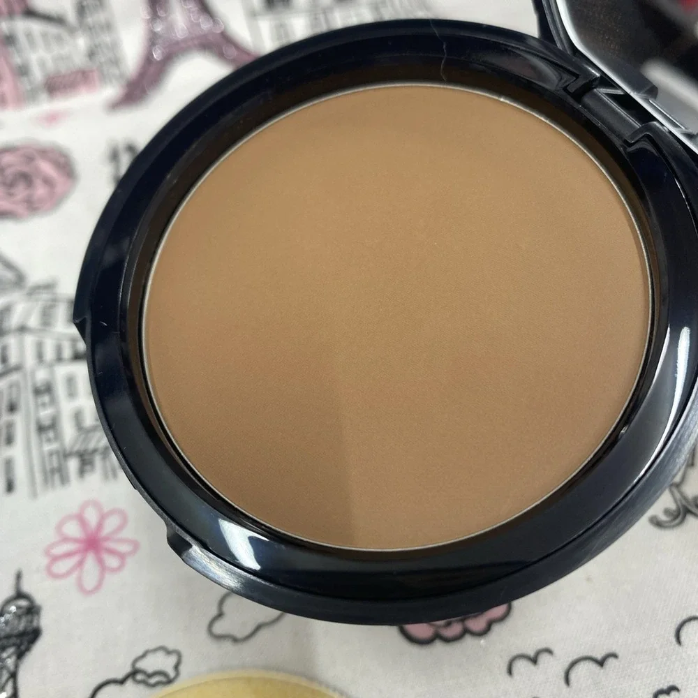 Kat Von D Lock-it Blotting Powder Matifiante Shade Deep Read Description